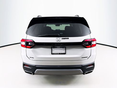 New 2025 Honda Pilot Touring image 33