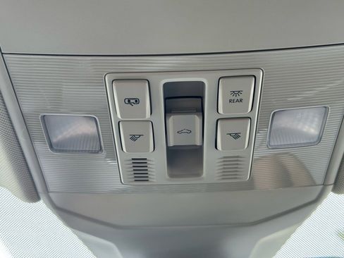 New 2025 Volkswagen Jetta SE image 32