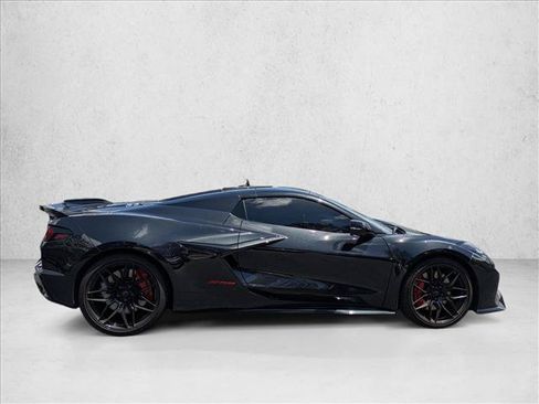Used 2024 Chevrolet Corvette Z06 RWD image 4