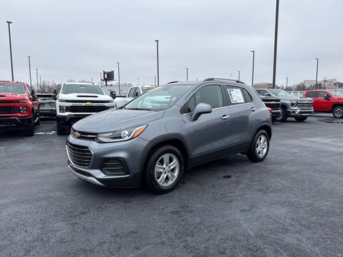 Used 2019 Chevrolet Trax LT w/ LT Convenience Package image 7