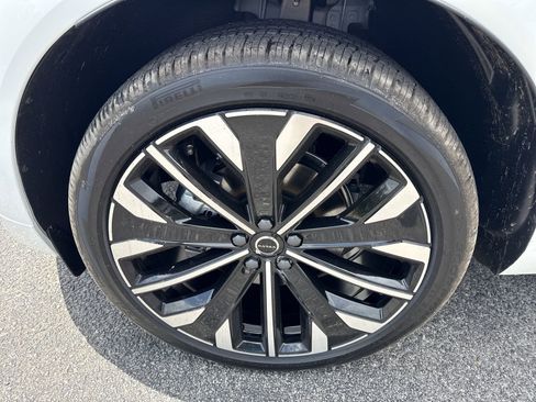 New 2026 Volvo XC60 B5 Ultra w/ Protection Package Premier AWD/4WD image 9