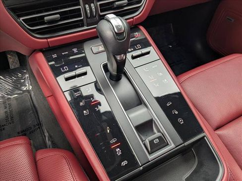 Used 2022 Porsche Macan GTS AWD/4WD image 12