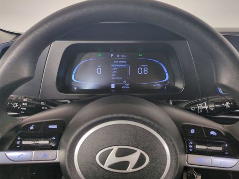 Used 2024 Hyundai Elantra SE FWD image 31
