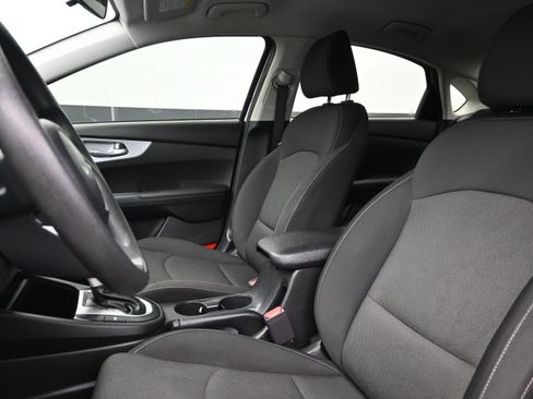 Used 2023 Kia Forte LXS w/ LXS Technology Package FWD image 11