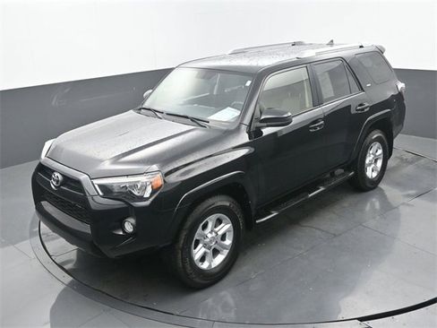 Used 2018 Toyota 4Runner SR5 image 32