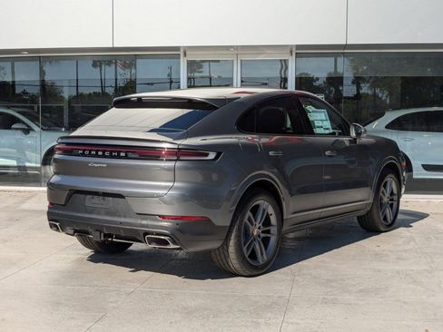 Certified 2025 Porsche Cayenne Coupe image 9