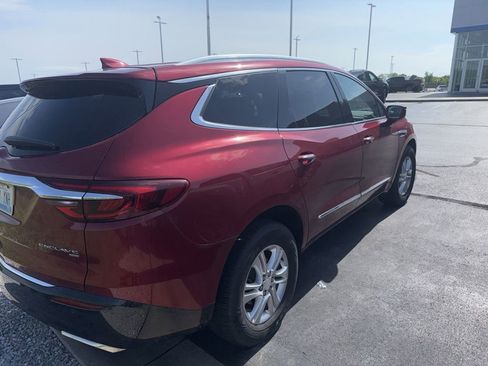 Used 2019 Buick Enclave Essence AWD/4WD image 2