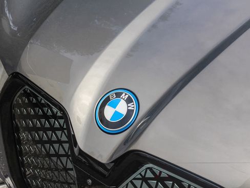 Used 2024 BMW iX xDrive50 w/ Sport Package AWD/4WD image 11
