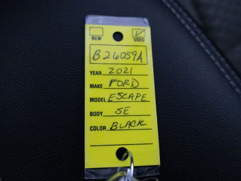 Used 2021 Ford Escape SE w/ Convenience Package image 28