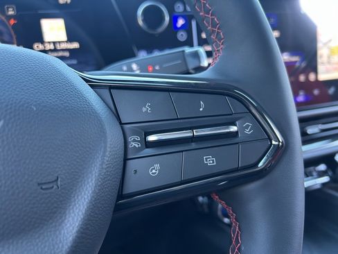 New 2025 Chevrolet Equinox EV RS image 23