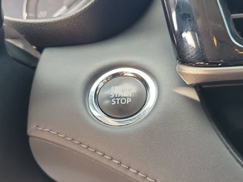 Used 2023 Toyota Highlander LE FWD image 23