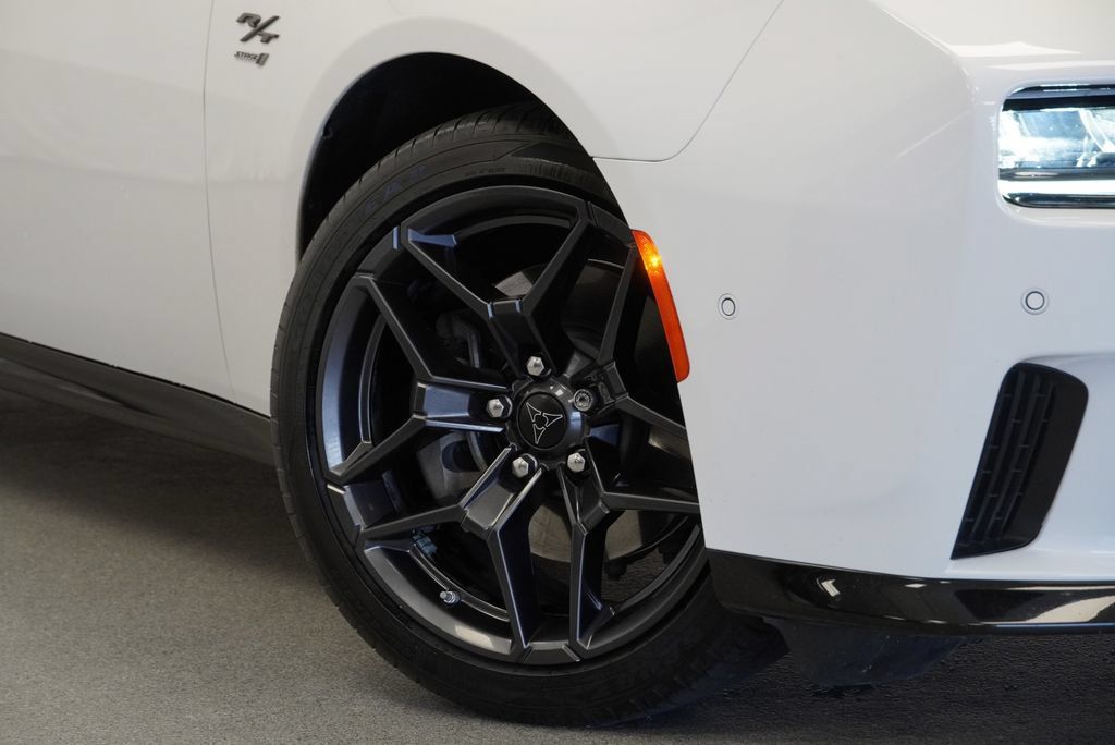 Used 2024 Dodge Charger Daytona R/T w/ Plus Group AWD/4WD image 8
