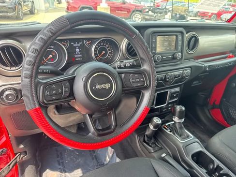 Used 2018 Jeep Wrangler Unlimited Sport AWD/4WD image 12