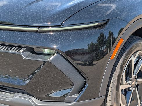 Used 2026 Chevrolet Equinox EV LT AWD/4WD image 10