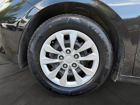 Used 2024 Kia Forte LX FWD image 9