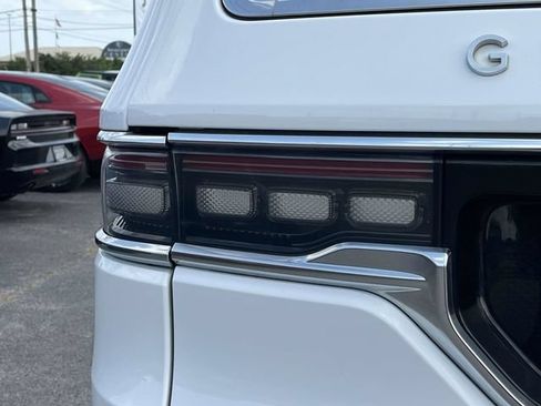 Used 2023 Jeep Grand Wagoneer 4WD image 10