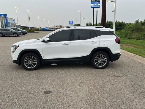 Used 2023 GMC Terrain SLT AWD/4WD image 6