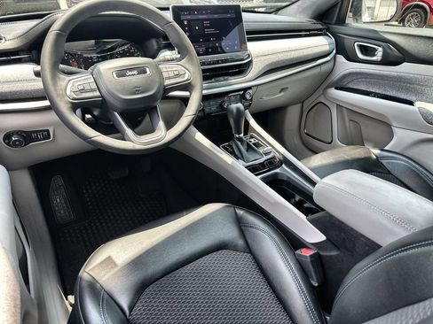 Used 2023 Jeep Compass Latitude w/ Convenience Group AWD/4WD image 20