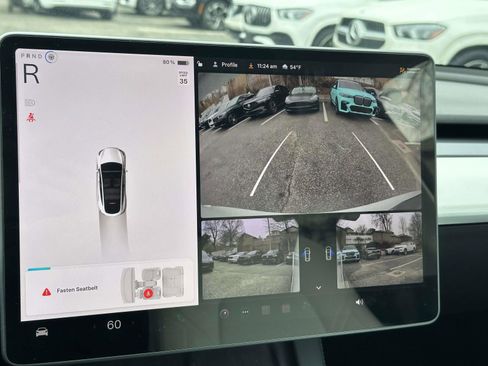 Used 2022 Tesla Model Y Long Range AWD/4WD image 32