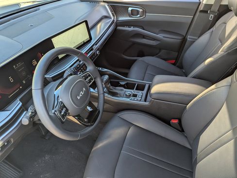 Certified 2025 Kia Sorento EX image 19