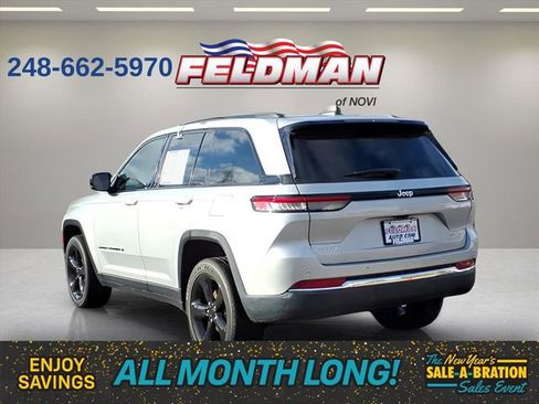 Used 2022 Jeep Grand Cherokee Altitude image 3