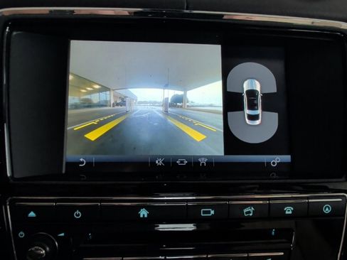 Used 2017 Jaguar XJ R-Sport image 33