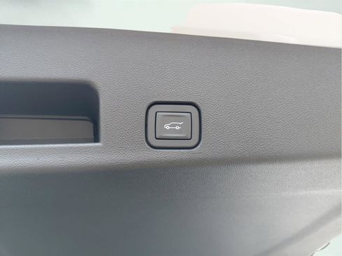 New 2026 GMC Acadia Denali w/ Super Cruise Package FWD image 13