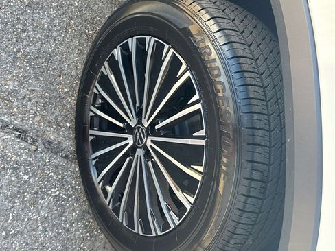 Used 2025 Volkswagen Tiguan S image 3