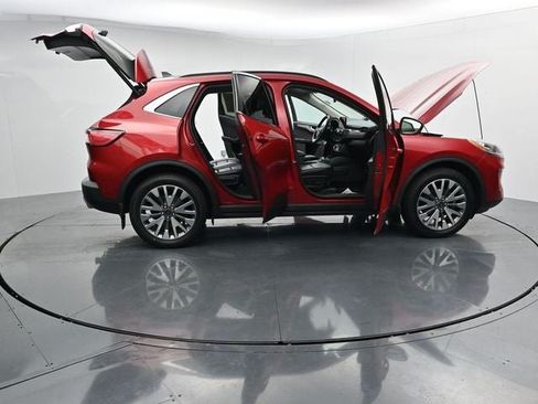 Certified 2022 Ford Escape Titanium w/ Class II Trailer Tow Package AWD/4WD image 39