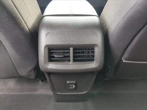 Used 2024 GMC Terrain SLE image 17