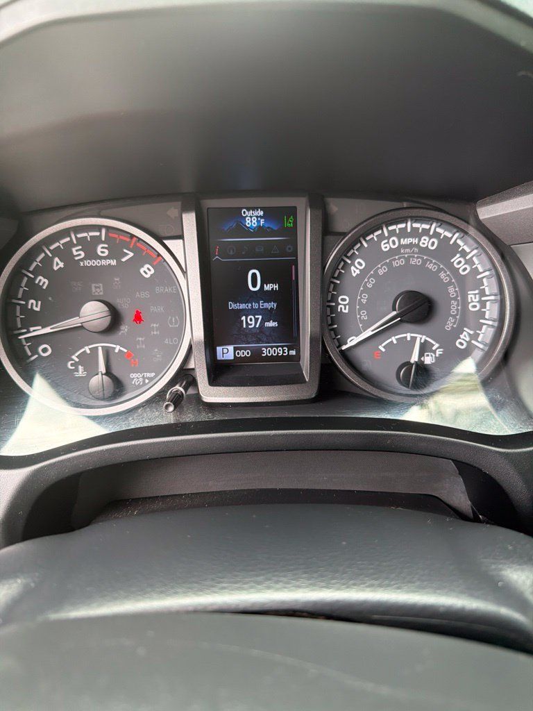 Used 2022 Toyota Tacoma TRD Sport AWD/4WD image 2