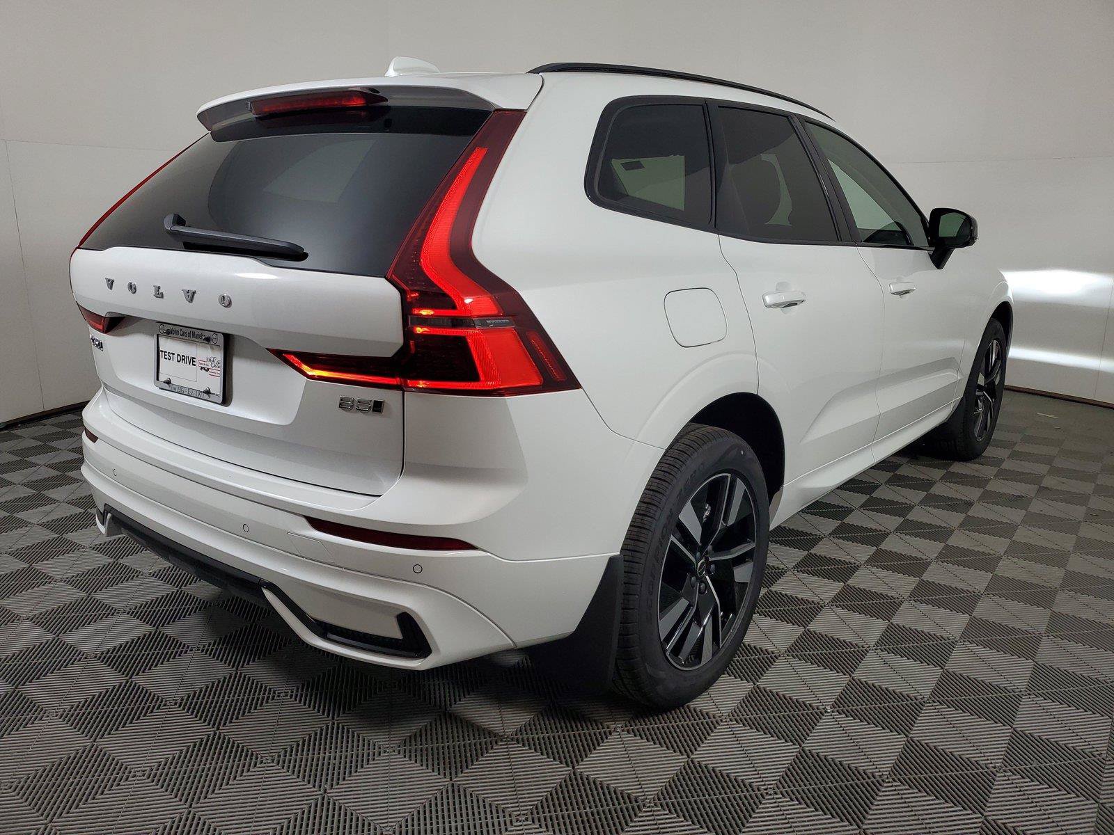 Used 2026 Volvo XC60 B5 Core w/ Climate Package AWD/4WD image 6