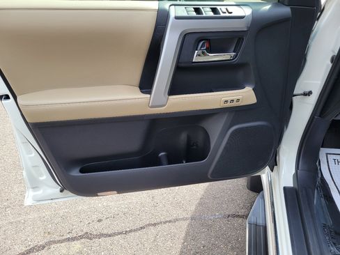 Used 2023 Toyota 4Runner Limited AWD/4WD image 18