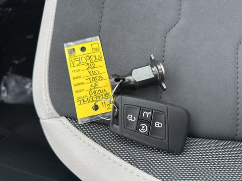 New 2026 Volkswagen Taos SE image 29