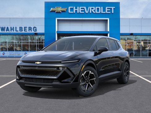 New 2026 Chevrolet Equinox EV LT image 30
