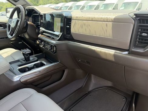 Used 2024 Chevrolet Silverado 1500 RST w/ Convenience Package II AWD/4WD image 33