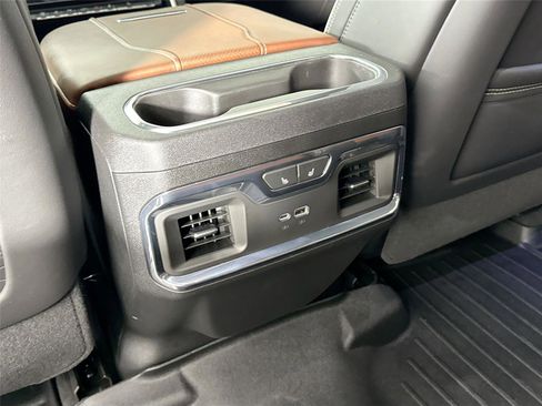 Used 2024 GMC Sierra 2500 Denali Ultimate AWD/4WD image 38