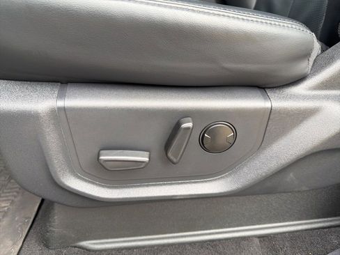 Used 2024 Ford Expedition XLT image 12