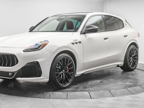 Used 2025 Maserati Grecale Modena AWD/4WD image 3