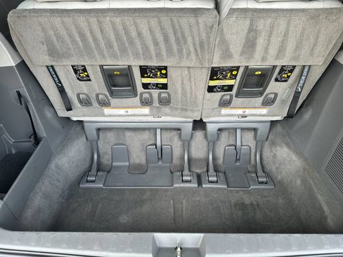 Used 2018 Toyota Sienna XLE w/ XLE Navigation Package FWD image 16