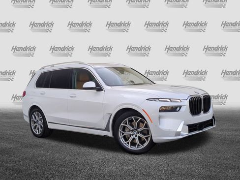 Certified 2023 BMW X7 xDrive40i w/ Premium Package AWD/4WD image 2