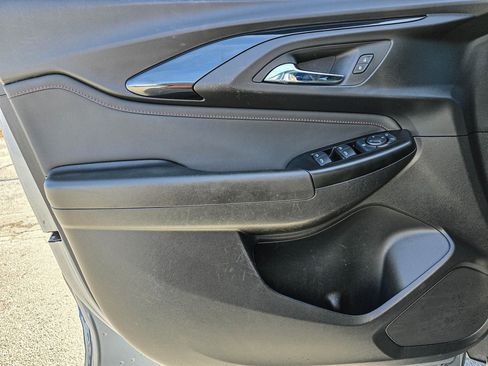 Used 2023 Chevrolet TrailBlazer RS w/ Convenience Package image 11