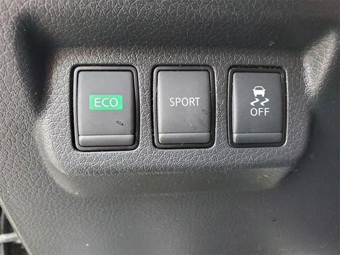 Used 2018 Nissan Sentra SV image 32