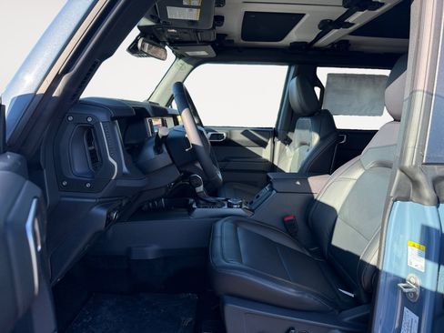 New 2025 Ford Bronco Badlands image 10