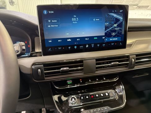 New 2026 Lincoln Corsair Premiere image 17