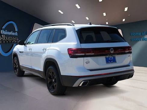 New 2026 Volkswagen Atlas Peak Edition image 6