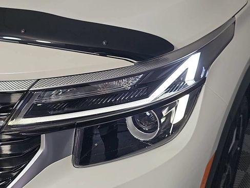 Used 2025 Kia Seltos S FWD image 29