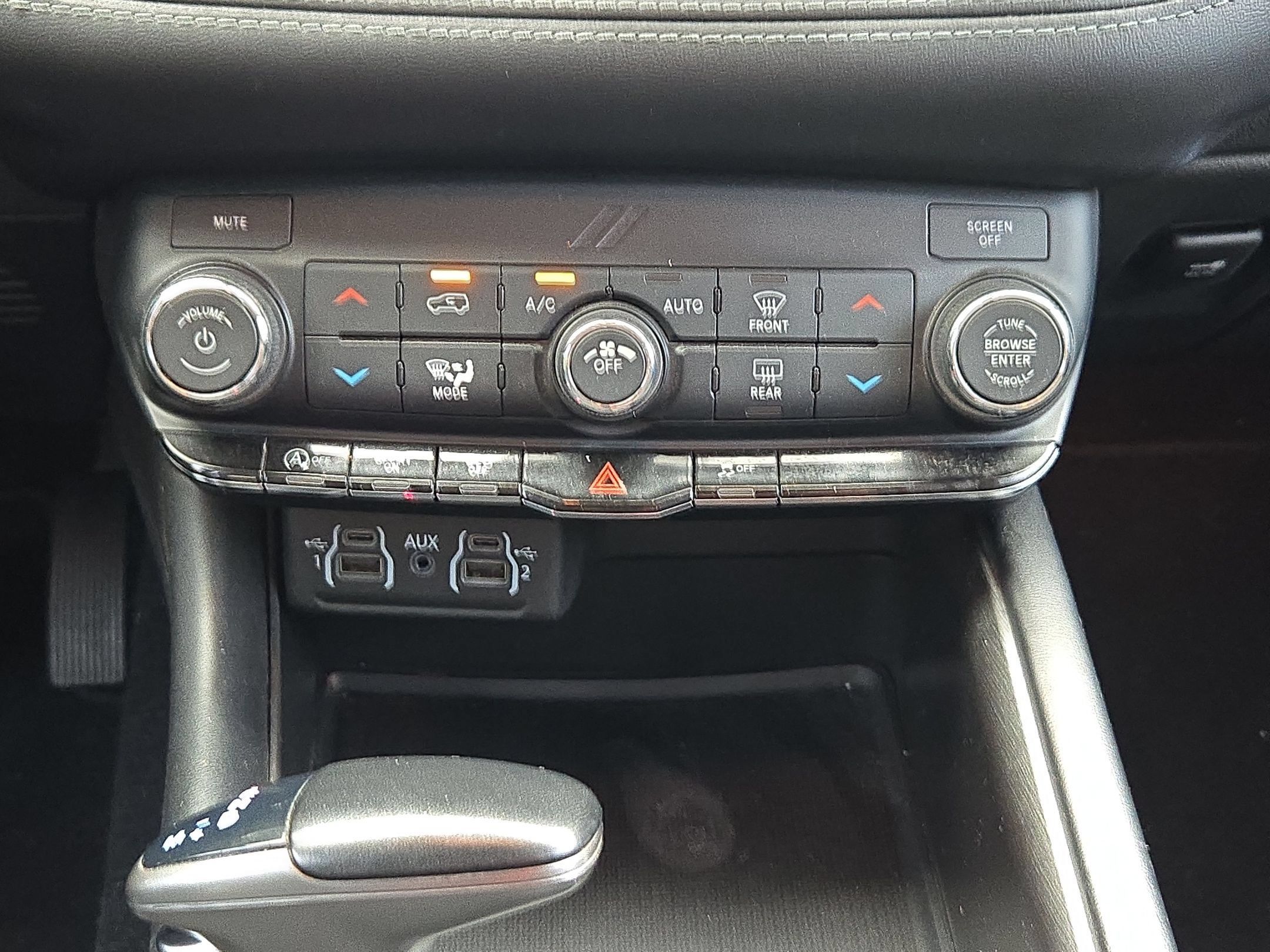 Used 2021 Dodge Durango SXT w/ 3rd Row Seating Group RWD image 18