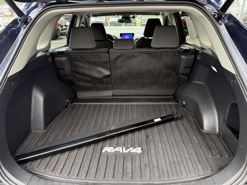 Certified 2023 Toyota RAV4 XLE w/ Convenience Package AWD/4WD image 18