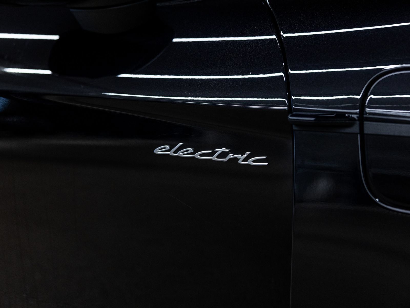 Certified 2025 Porsche Taycan RWD image 21